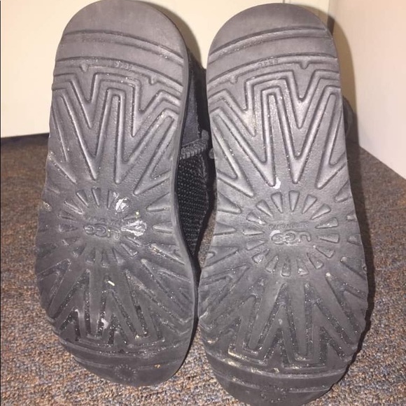 🚨SOLD🚨Over the knee Bailey button sequin Uggs - Picture 4 of 8